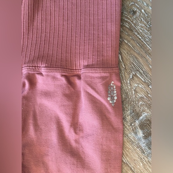 Free People Movement High-Rise 7/8 Length Good Karma Leggings NWOT - Picture 5 of 8